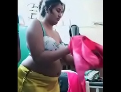 Swathi naidu sexy while dress changing to saree